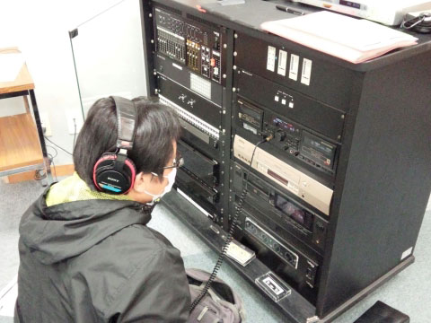 舞台音響機器保守管理作業写真